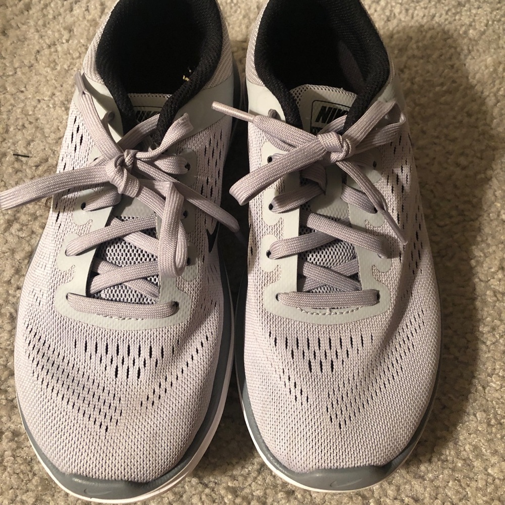 NIKE RUNNING SHOES - Picture 3 of 4
